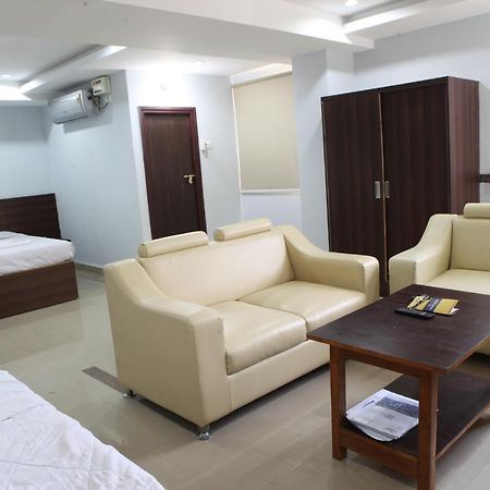 Nova Pride Hotel Haïdarabad Extérieur photo